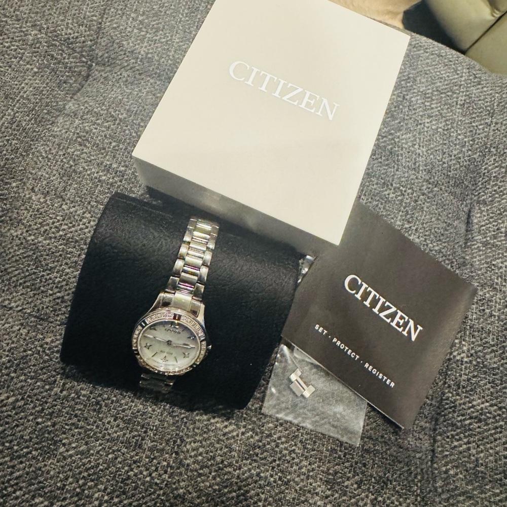 Citizen watch .. barely worn and can still be registered